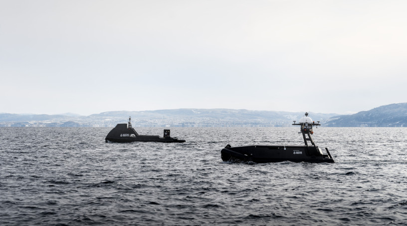 Two different autonomous vessels (Mariner X and Mariner) from Maritime Robotics on a joint maritime mission.